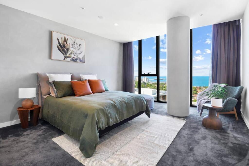Panoramic Penthouse
