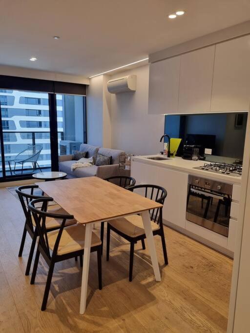 Contemporary Abode With Ultra Convenience