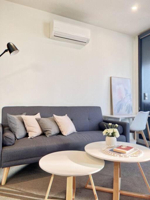Apartment Stunning 2-bed With Panoramic Cbd Views Melbourne