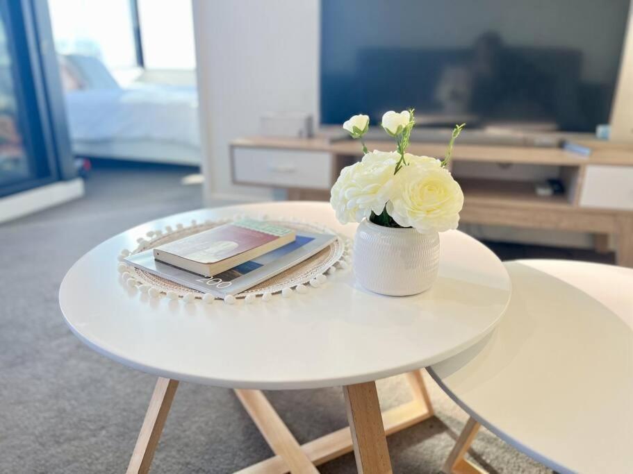 Stunning 2-bed With Panoramic Cbd Views *