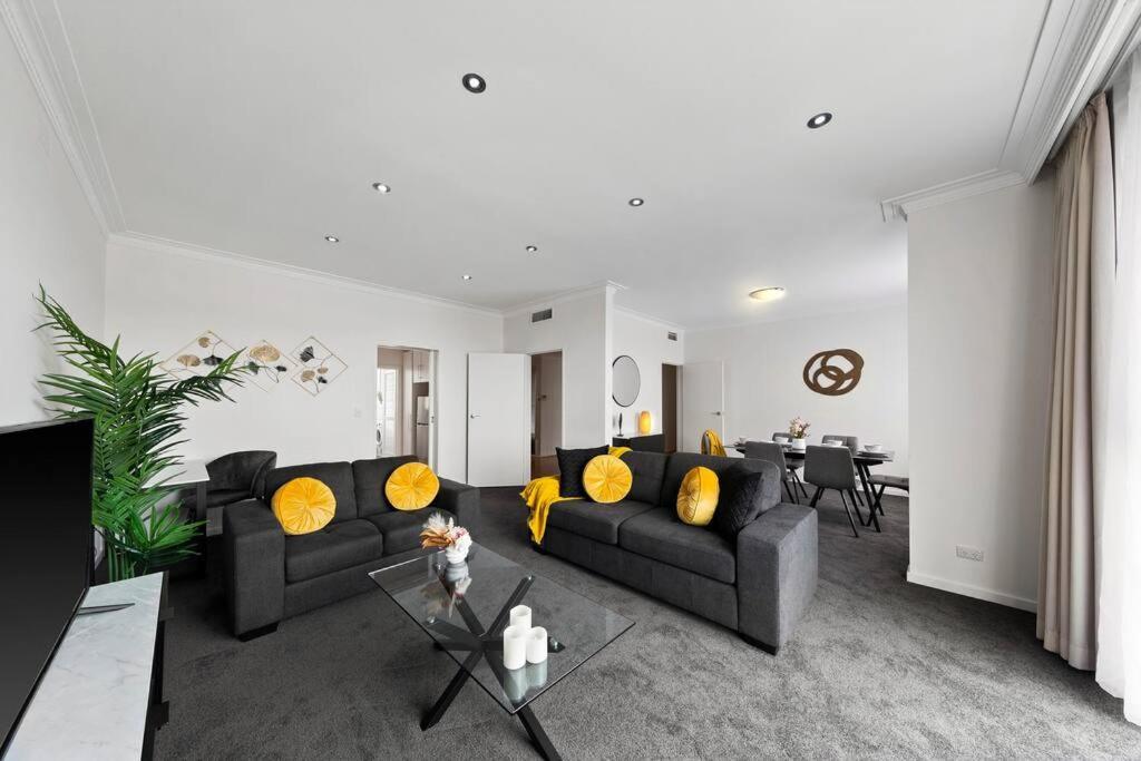 Chic Caulfield North Retreat Apartment *