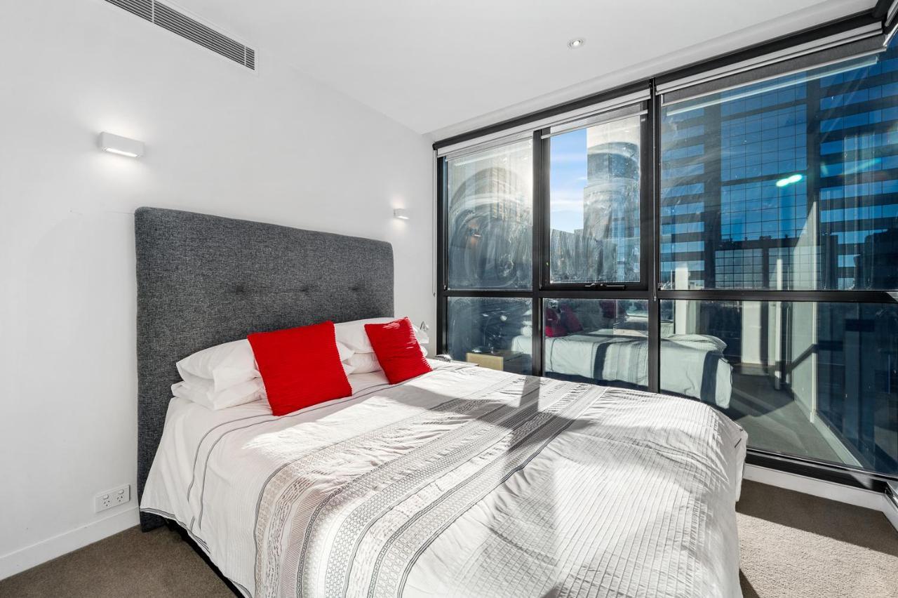 Luxe At Paris End Apartment