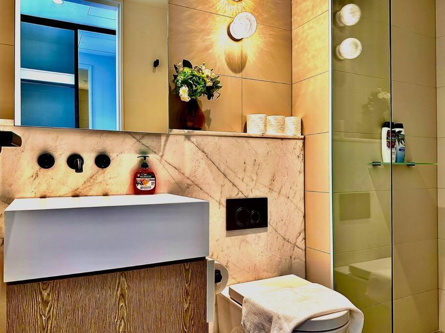 Apartment High Rise View 2bed2bath Melbourne