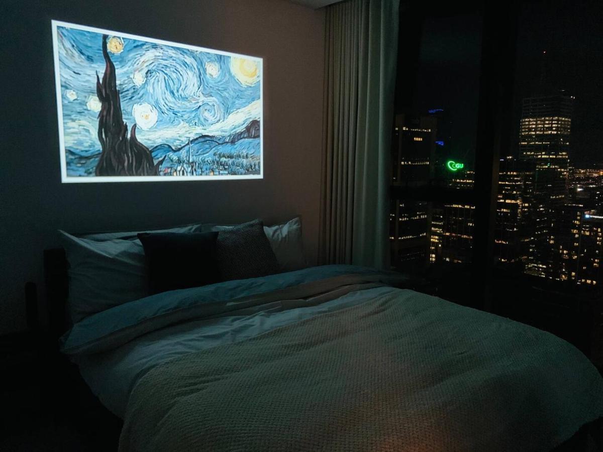 Unique Panoramic View In Mel Cbd