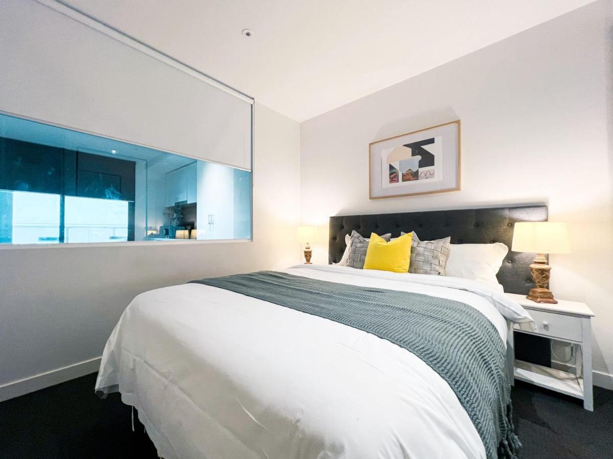 Lovely One Bedrooms In A Great Location * Melbourne