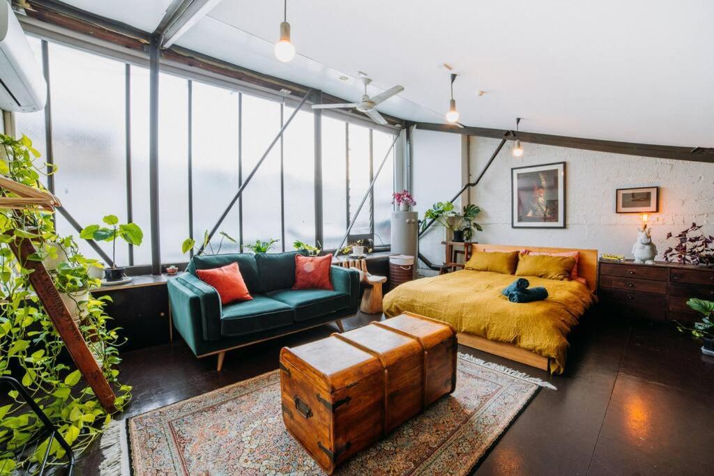 Apartment Jungle Warehouse - Bohemian Escape With A Bath! Melbourne
