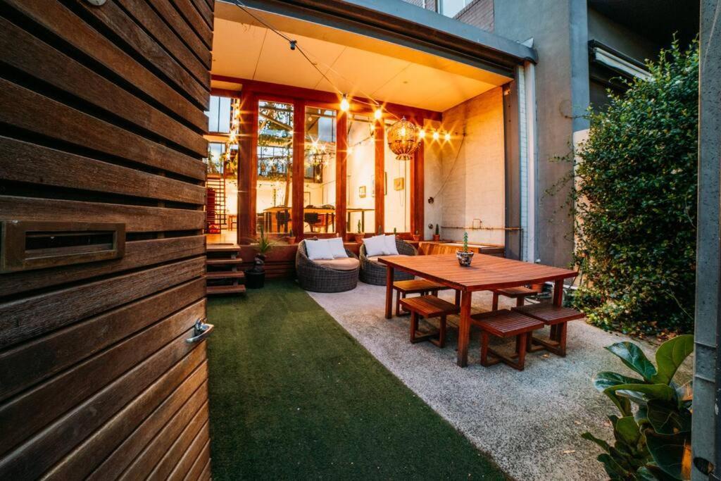 Apartment Jungle Warehouse - Bohemian Escape With A Bath! *