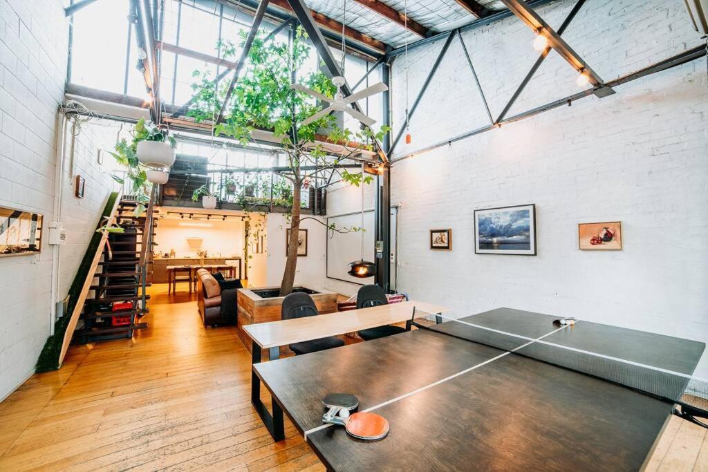 Apartment Jungle Warehouse - Bohemian Escape With A Bath!