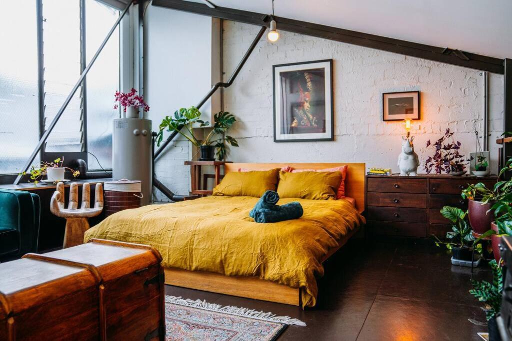Jungle Warehouse - Bohemian Escape With A Bath! * Melbourne