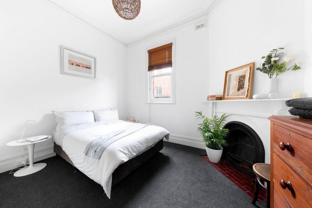 Iconic Lygon Street Home, Carlton Holiday home Melbourne