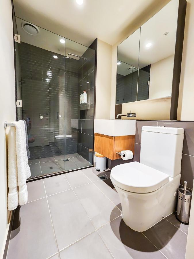 Modern 2-bedrooms With Parking Melbourne