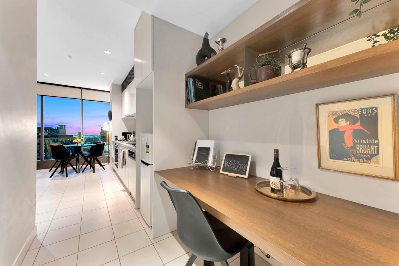 Opulent Level 25 With Breathtaking Views Apartment *