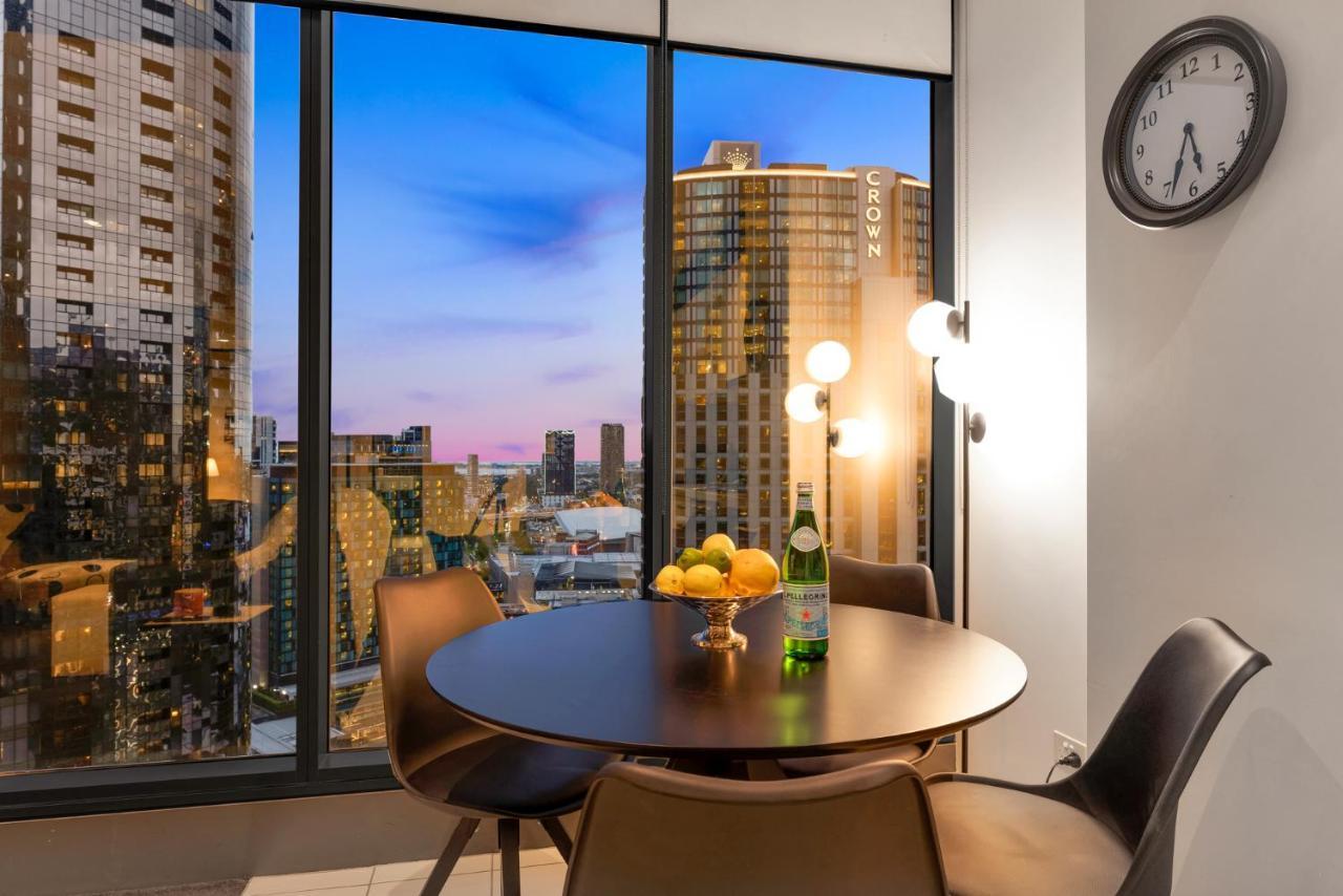 Opulent Level 25 With Breathtaking Views Melbourne