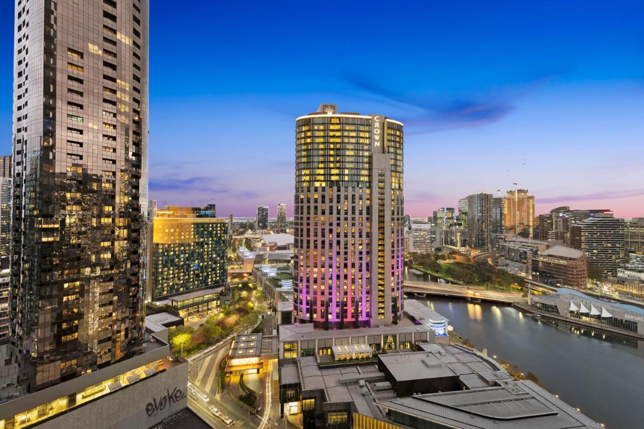 Opulent Level 25 With Breathtaking Views