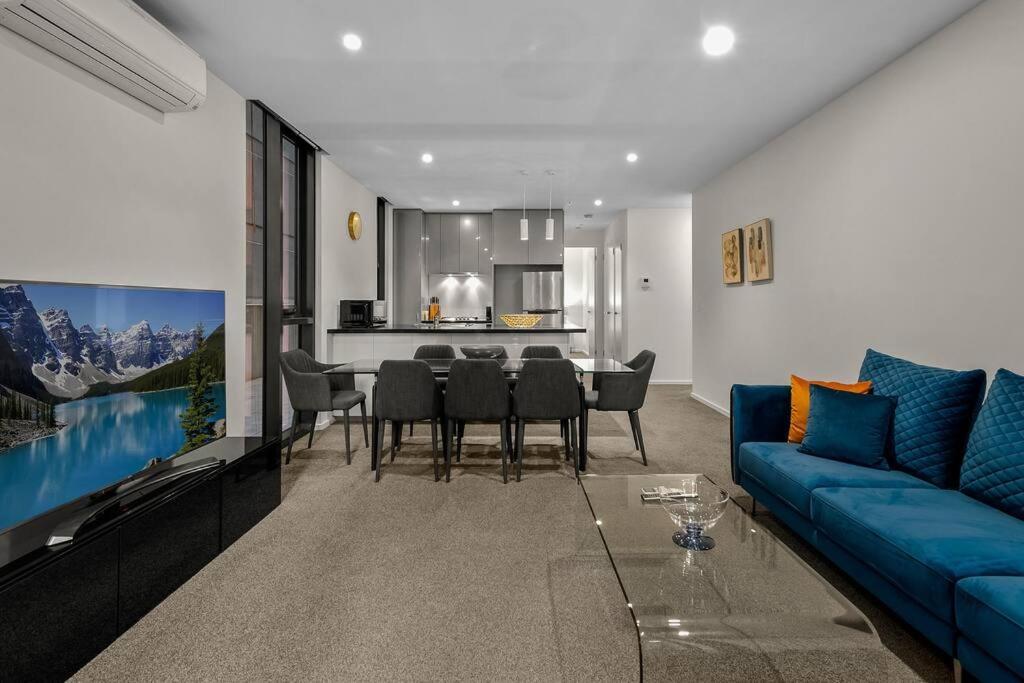 Exclusive - Southbank Podium Apartment *