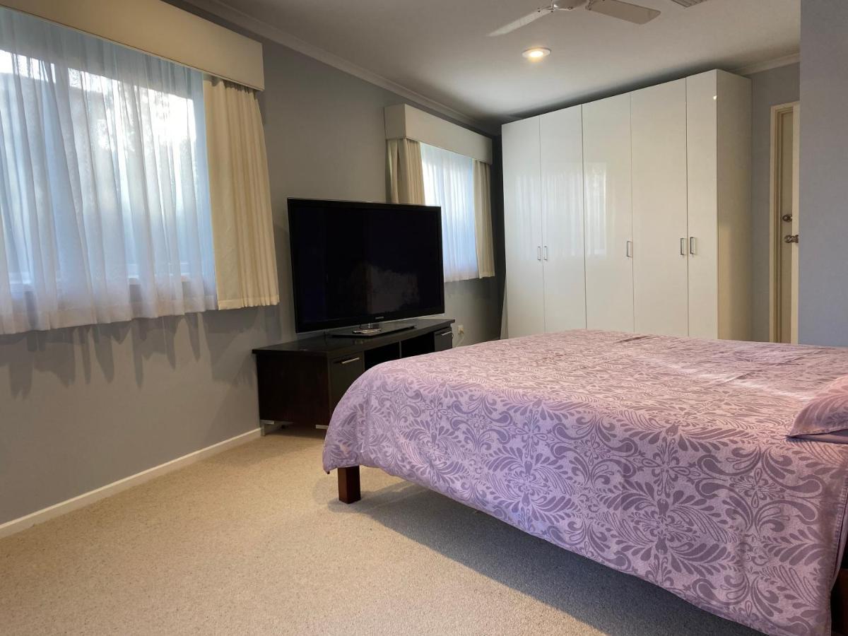 Guest Ensuite 7 Minutes From Airport Guest house