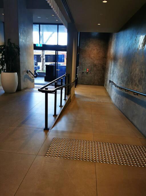 Dudley Cosy 2 Beds 2 Baths With Free Parking Apartment Melbourne