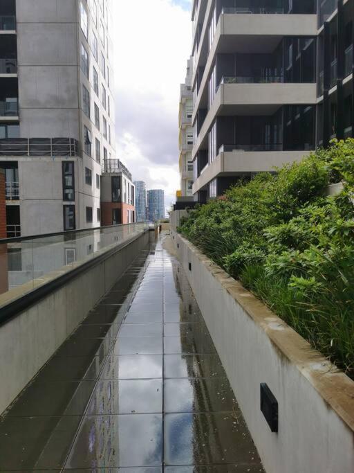 Dudley Cosy 2 Beds 2 Baths With Free Parking Apartment