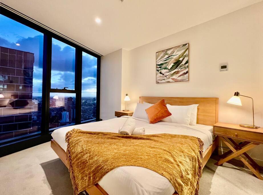 Highrise View 1king1queen 2baths