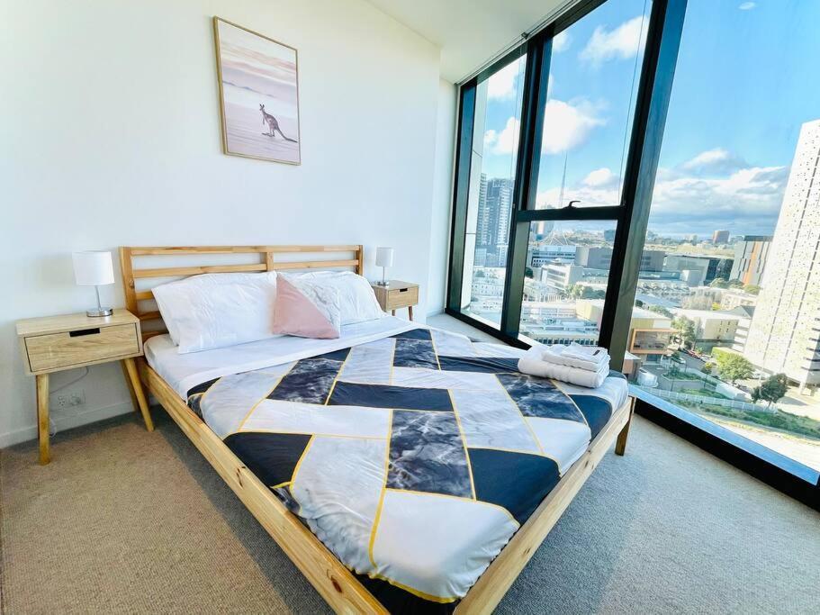 View Luxury 3 Bedroom Apartment-free Car Park