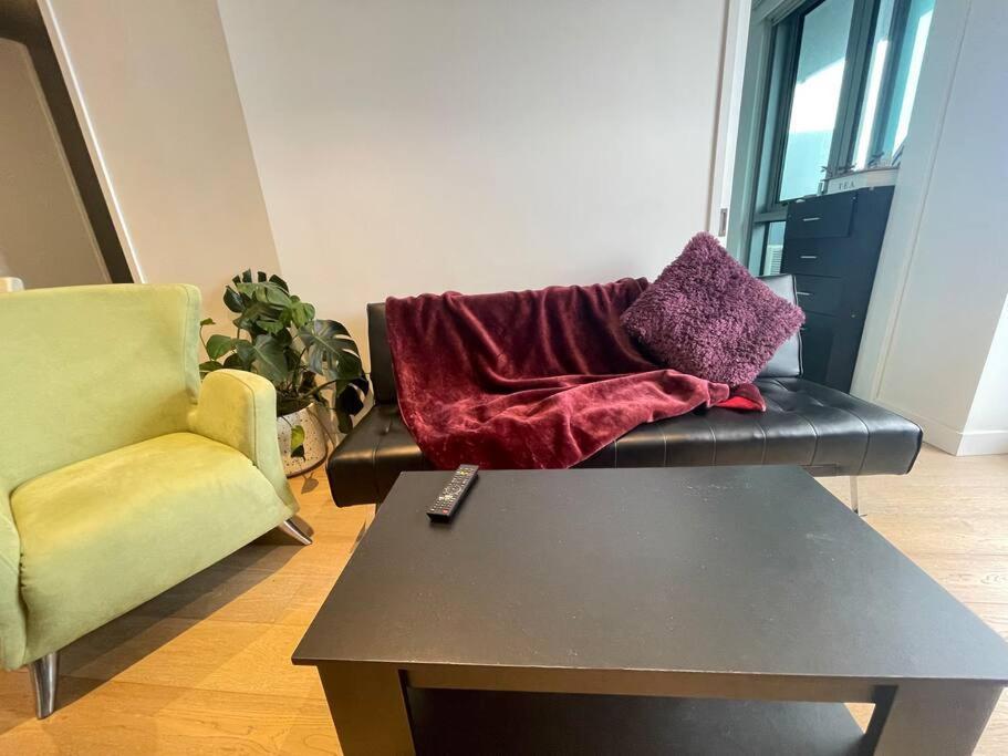 Cosy 1 Bedroom With Sea View With Free Carpark Apartment *