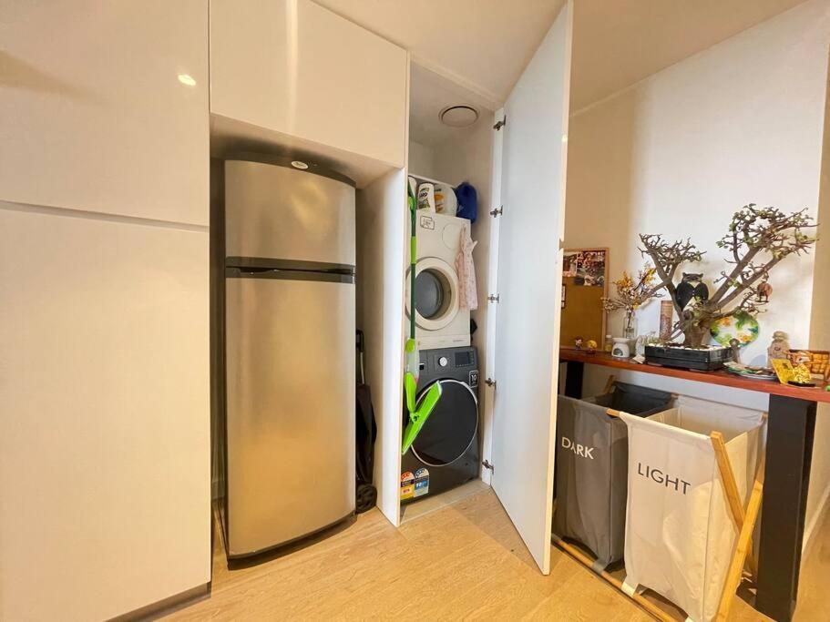Cosy 1 Bedroom With Sea View With Free Carpark Apartment