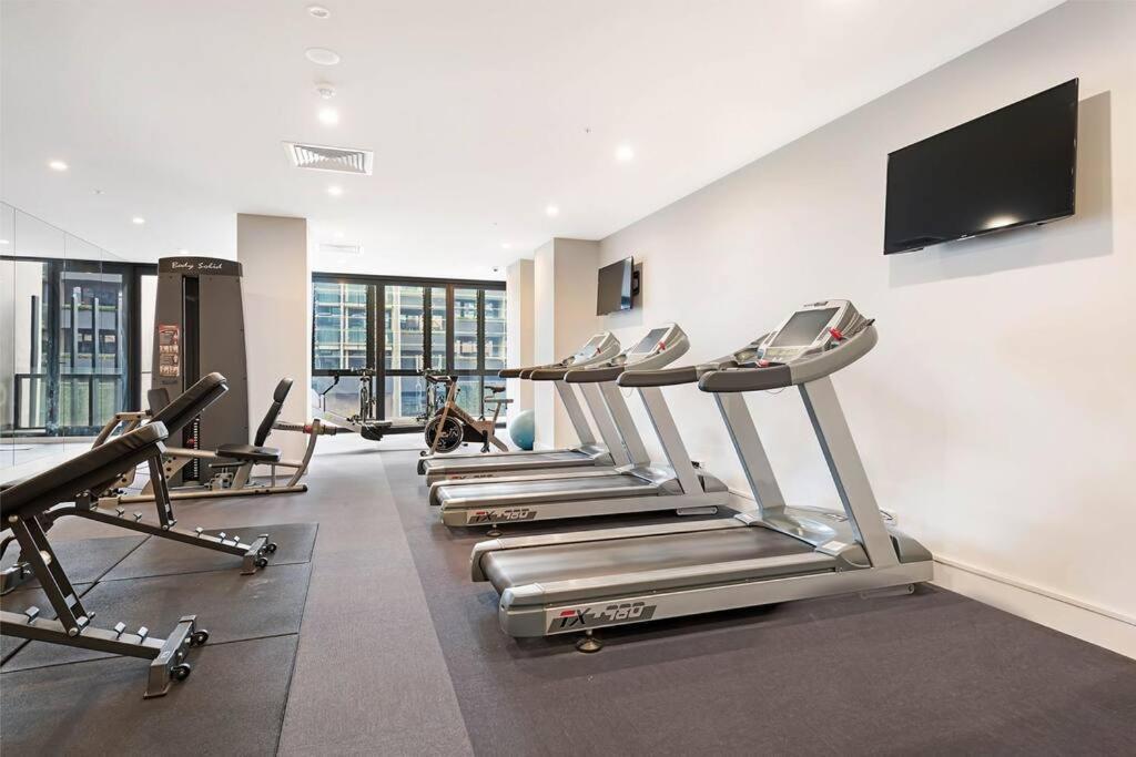 Stunning 1 Bedroom W Huge Balcony Next To Queen Vic Market Apartment Melbourne