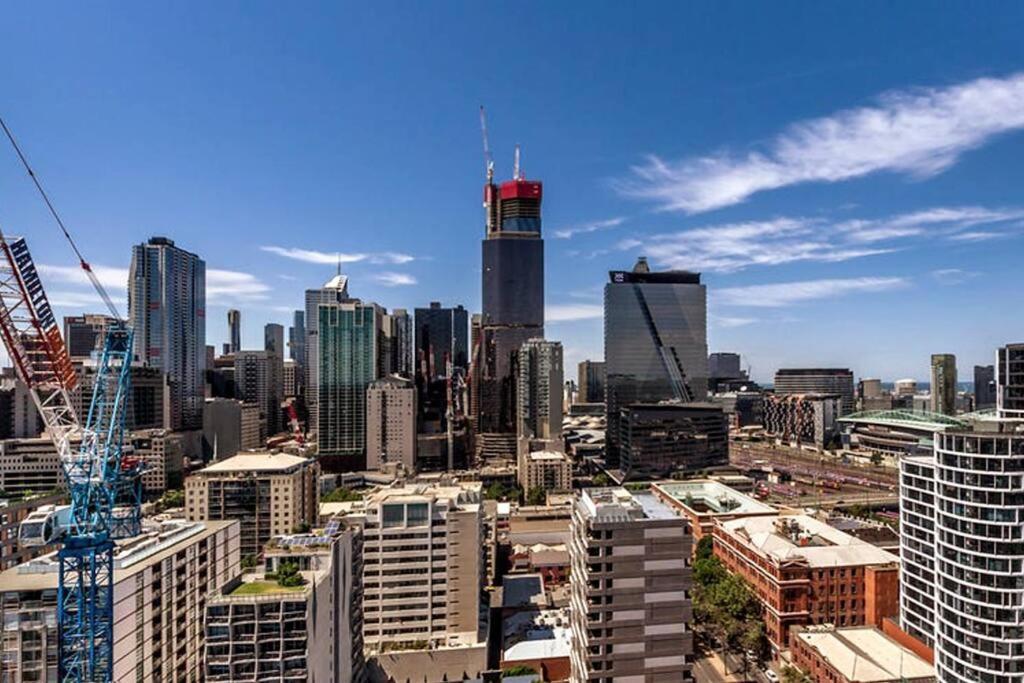 Stunning 1 Bedroom W Huge Balcony Next To Queen Vic Market Apartment