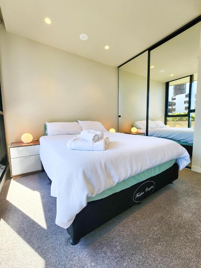 Apartment Modern 2-bedrooms With Parking *