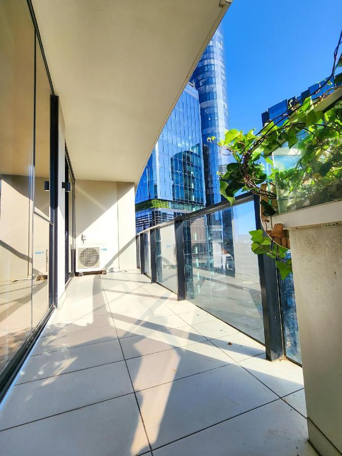 Modern 2-bedrooms With Parking Melbourne