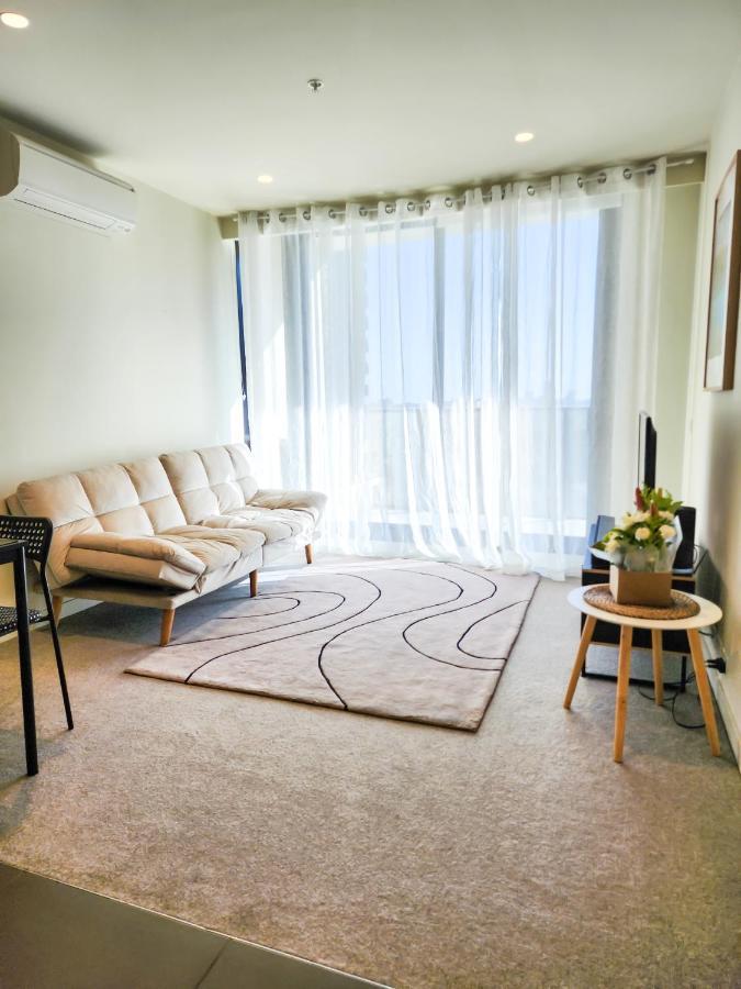 Modern 2-bedrooms With Parking Apartment *