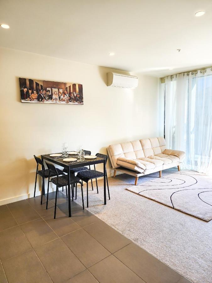 Modern 2-bedrooms With Parking Apartment