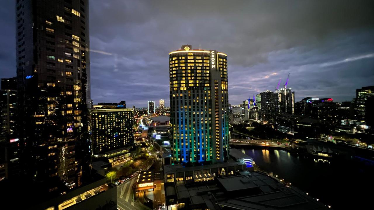 Opulent Level 25 With Breathtaking Views Apartment