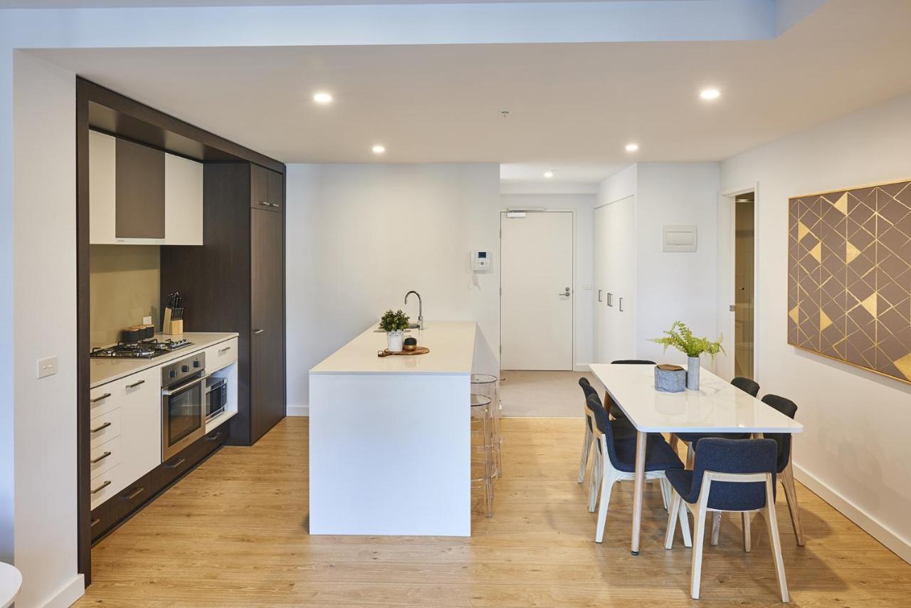 Mega Style Opus Apartment