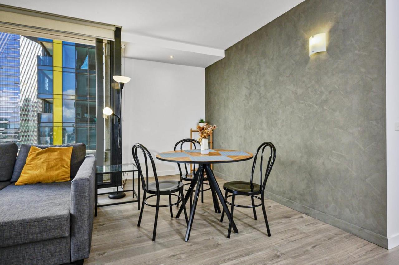 Escape - 2 Mins From Southern Cross Apartment Melbourne