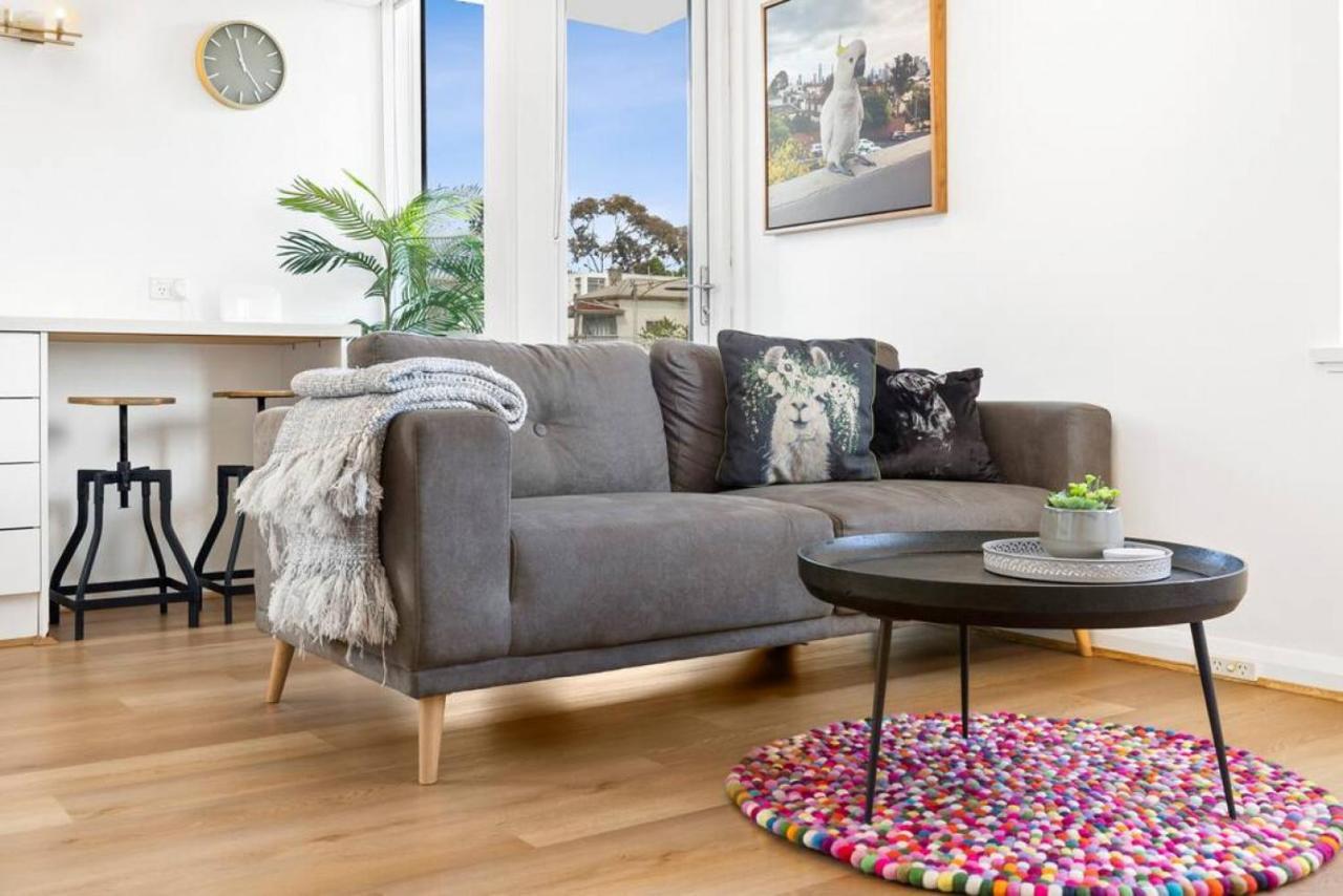 Apartment South Yarra With Stunning Views *