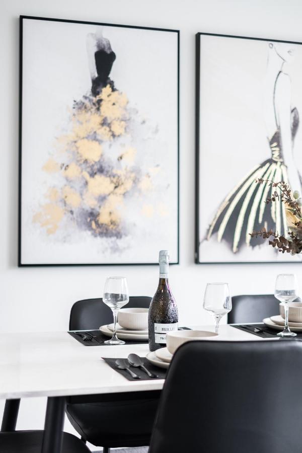 Mega Style Capri Apartment