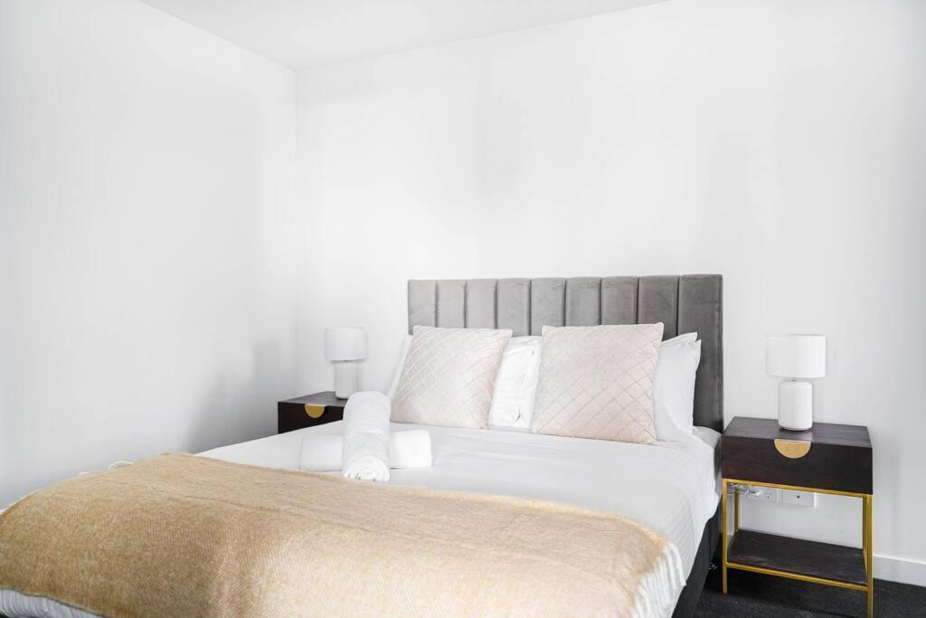 Stunning 2b North Mel Next To Uni Freeparking#na10 * Melbourne
