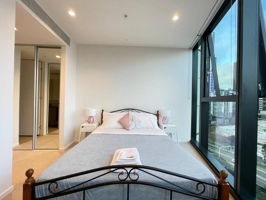 Apartment View Luxury 3 Bedroom Apartment-free Car Park *