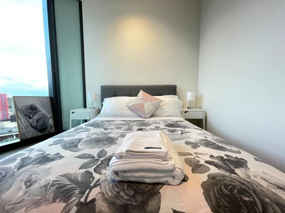 View Luxury 3 Bedroom Apartment-free Car Park *