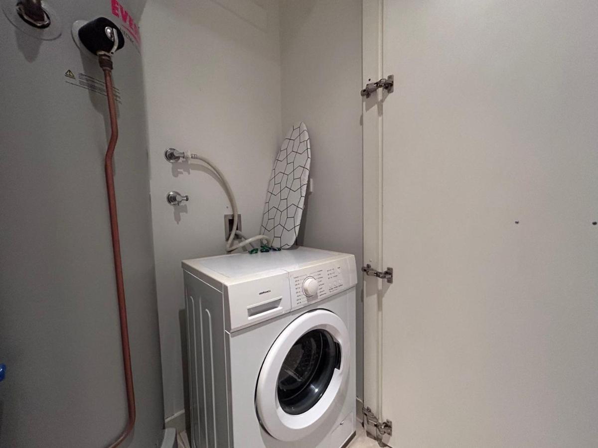Apartment Stone's Throw To Mcg 1br1ba With Free Car Park