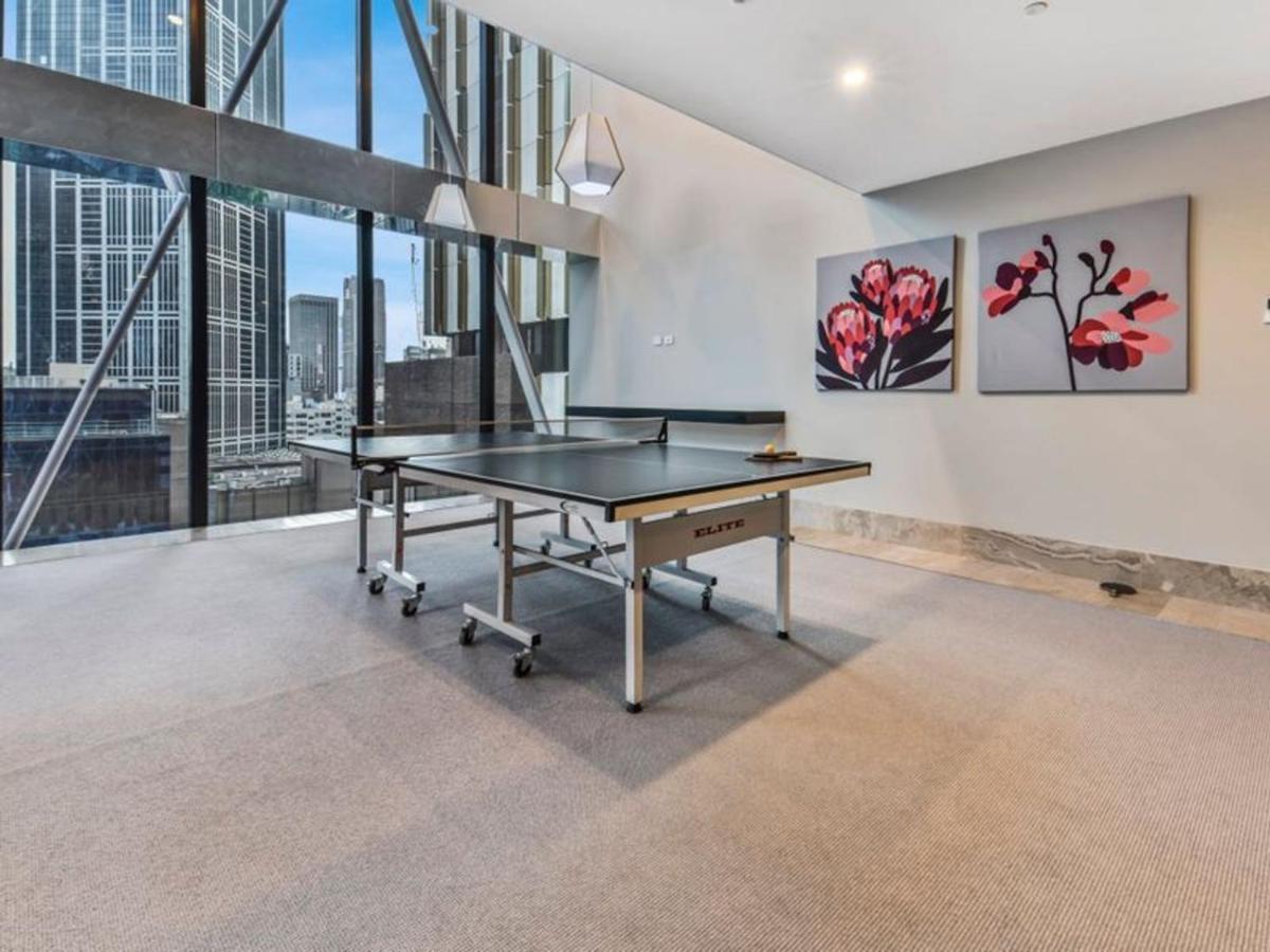 Beautiful Skyview Cbd Highrise 3beds With Carpark Available Apartment Melbourne