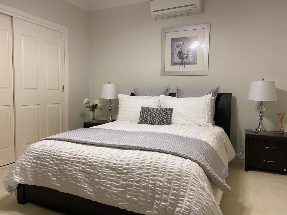 Cosy Private Easy Access To & Airport Homestay Melbourne