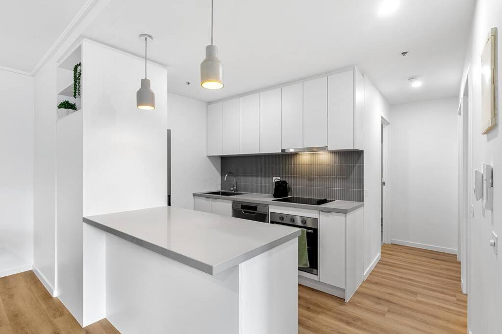2-bedroom In Paris End Of Cbd * Melbourne