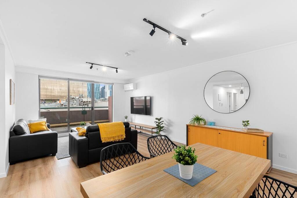 2-bedroom In Paris End Of Cbd Melbourne
