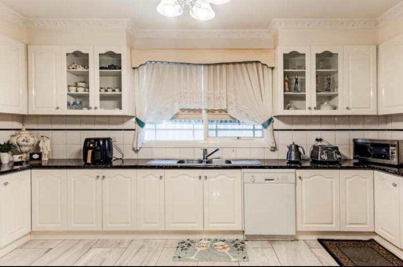 Cosy Private Easy Access To & Airport *