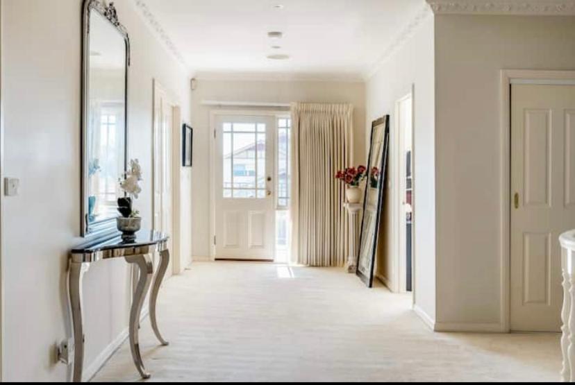 Cosy Private Easy Access To & Airport Melbourne