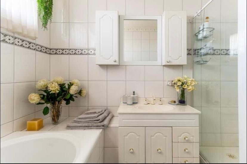 Cosy Private Easy Access To & Airport * Melbourne