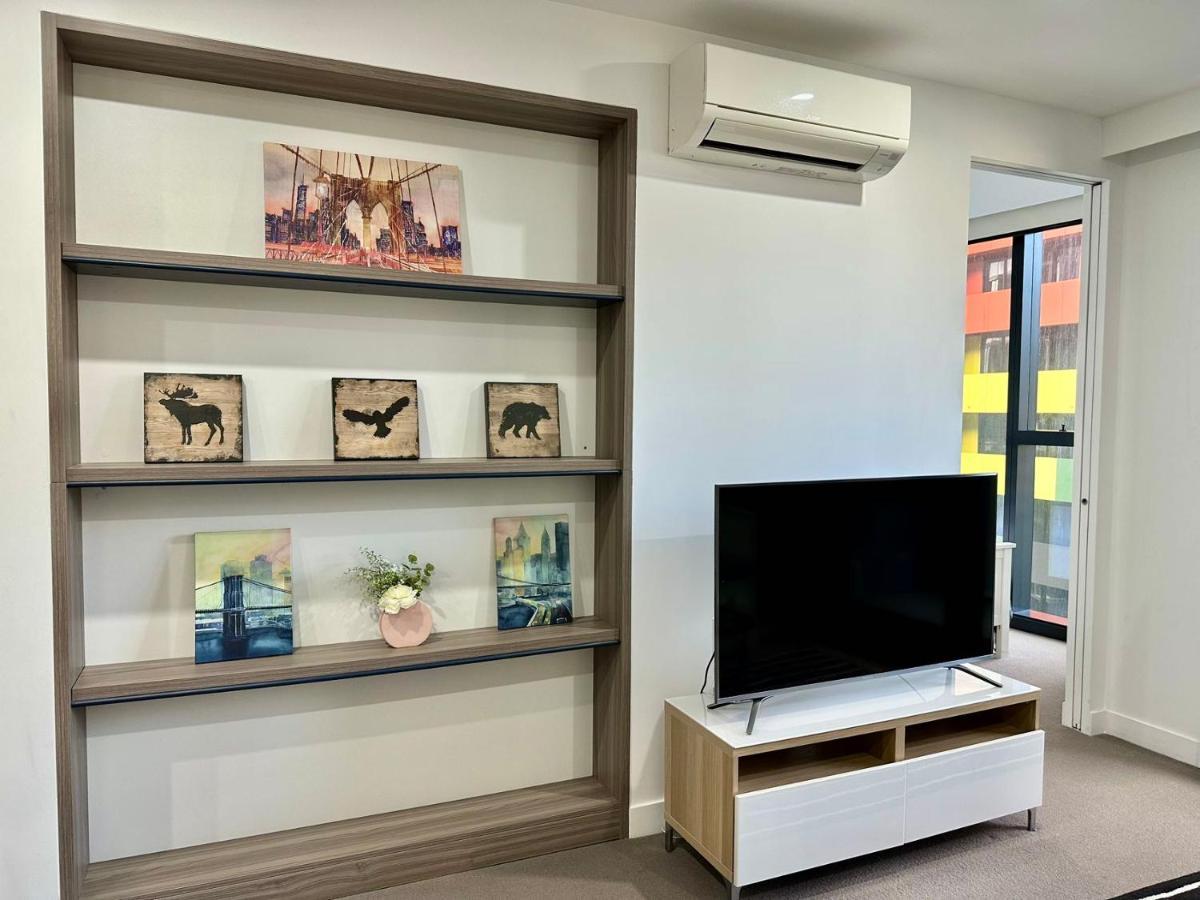 Exclusive 2b2b Swanston Central With Netflix Wifi