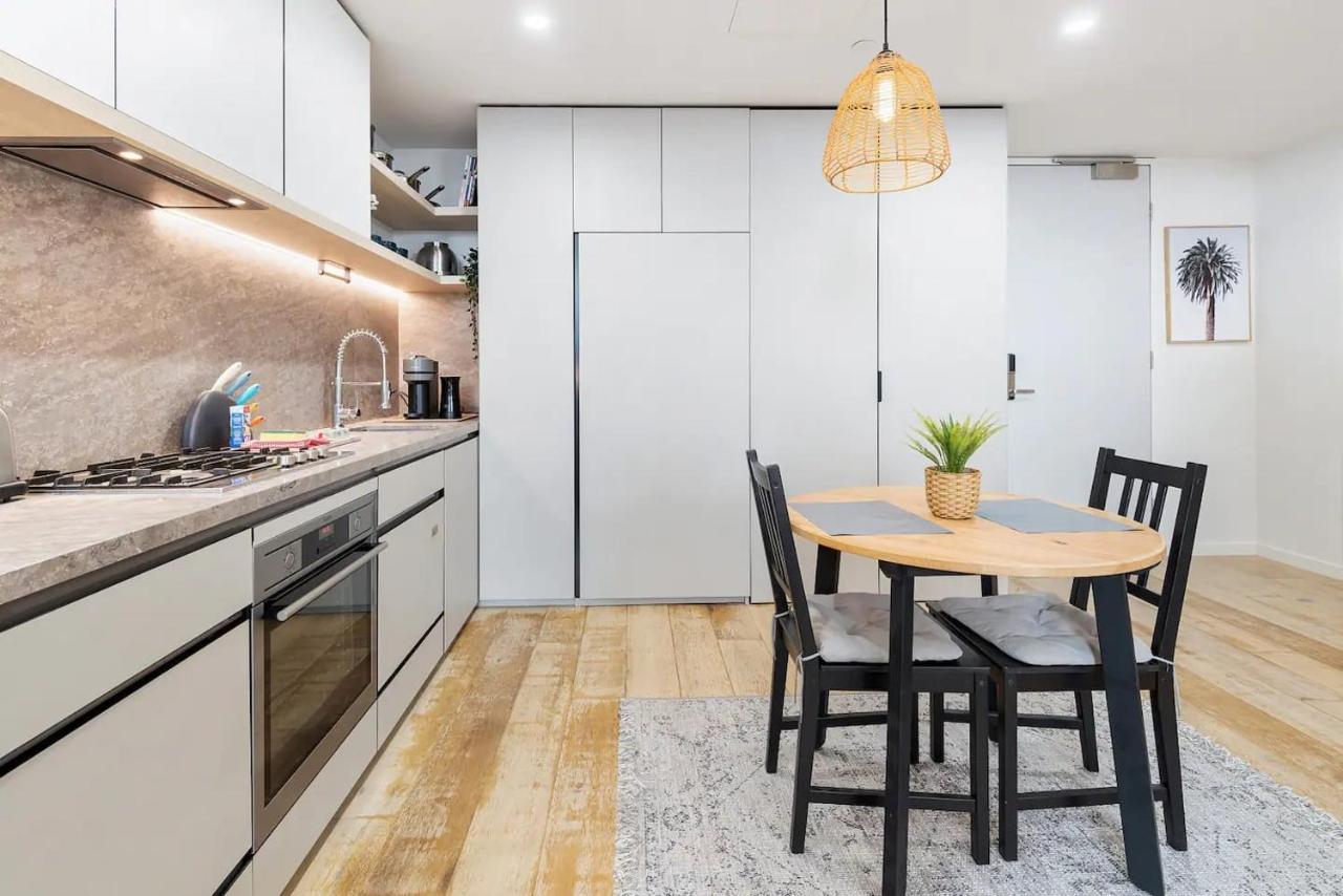 Apartment Stylish One Bd Hideaway In Essendon *
